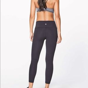Lululemon Wunder Under Hi-Rise 7/8 Tight *Full-On Luxtreme 25"
Black size 2